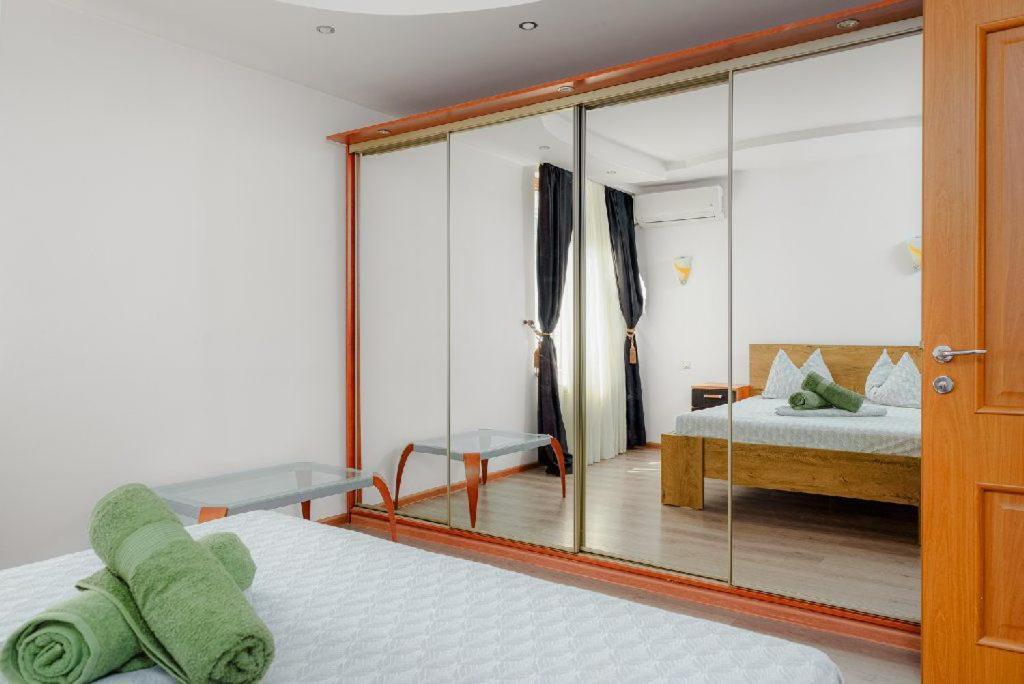 Heart Of Downtown 3 Rooms Apartment Self Check In بوخارست المظهر الخارجي الصورة