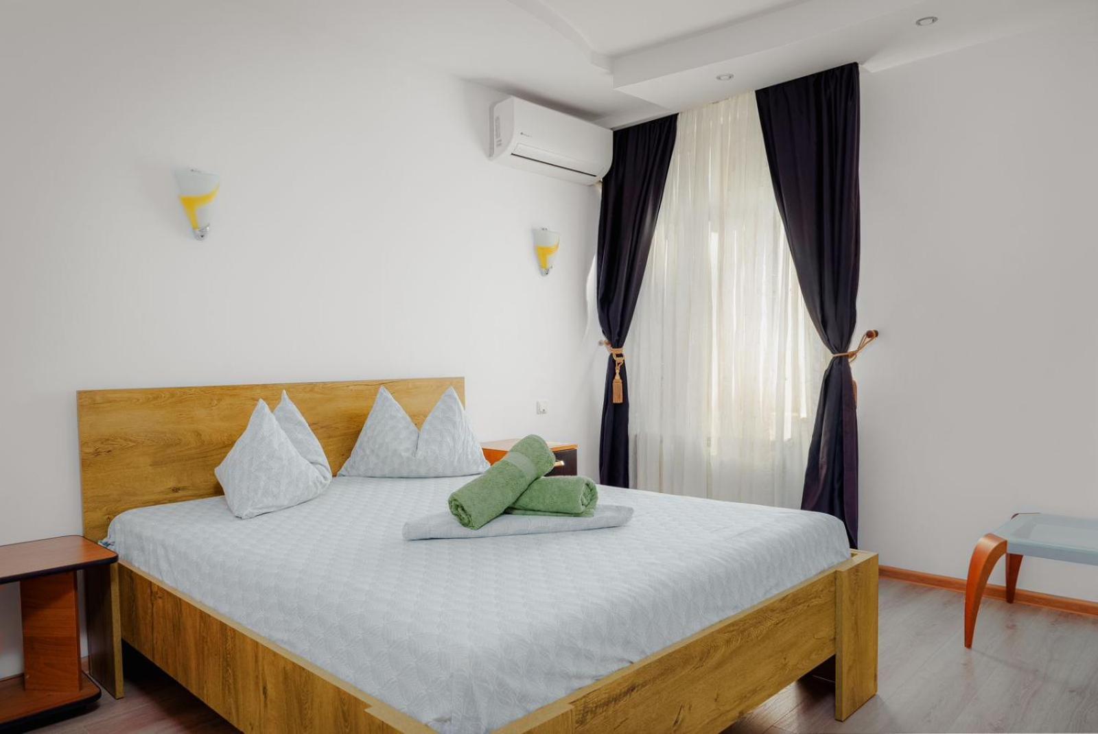 Heart Of Downtown 3 Rooms Apartment Self Check In بوخارست المظهر الخارجي الصورة