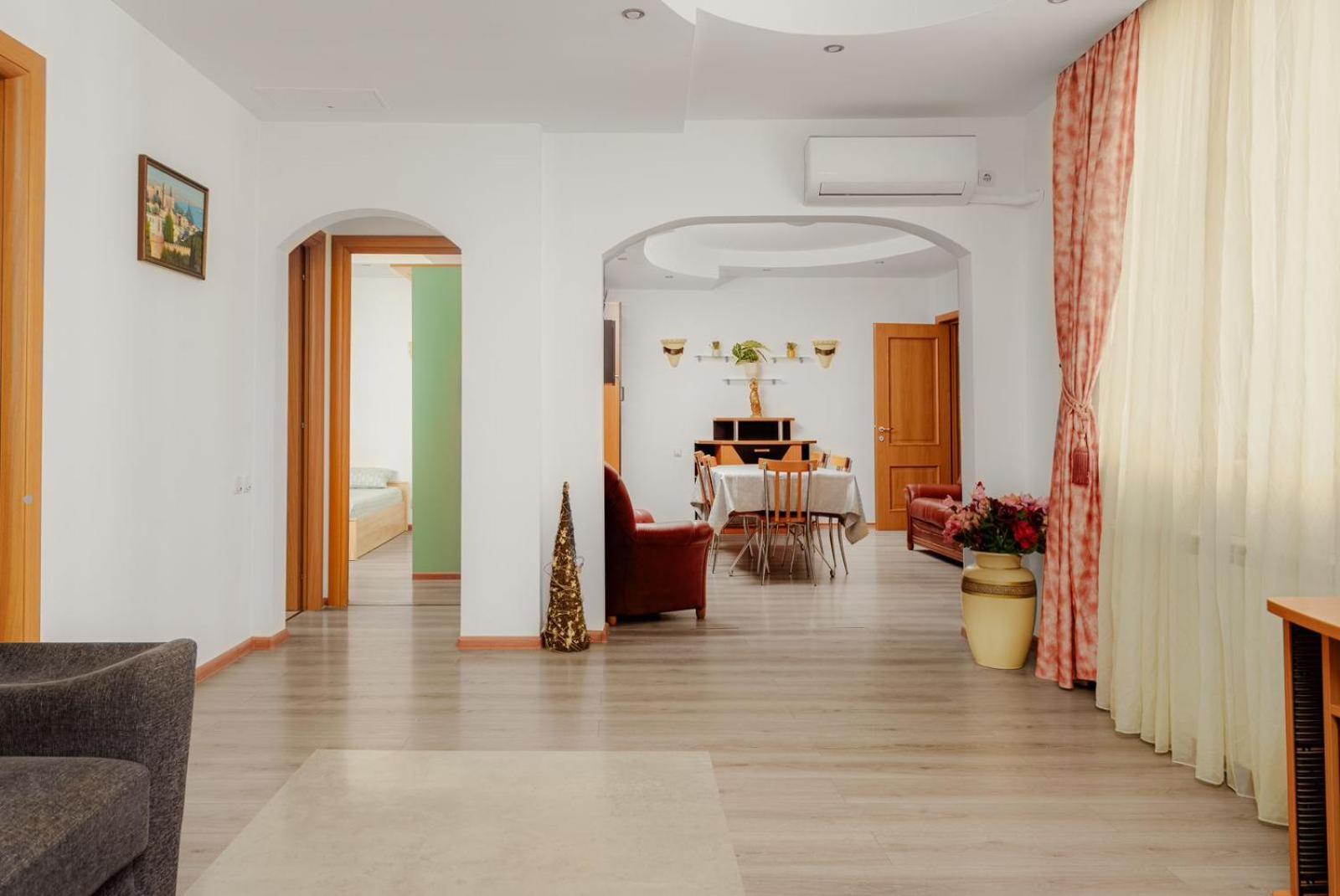 Heart Of Downtown 3 Rooms Apartment Self Check In بوخارست المظهر الخارجي الصورة