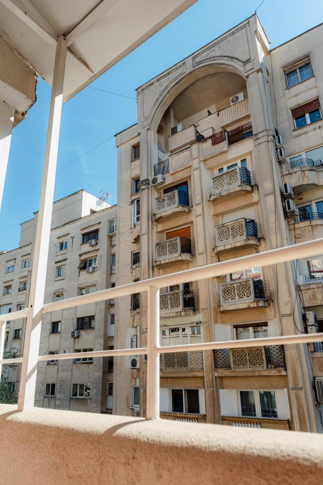 Heart Of Downtown 3 Rooms Apartment Self Check In بوخارست المظهر الخارجي الصورة