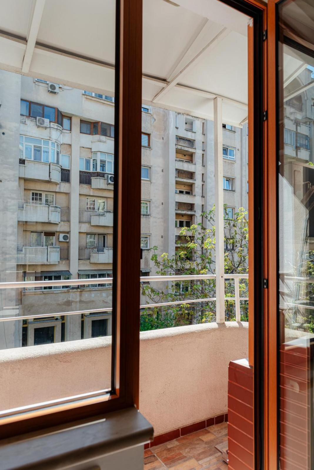 Heart Of Downtown 3 Rooms Apartment Self Check In بوخارست المظهر الخارجي الصورة