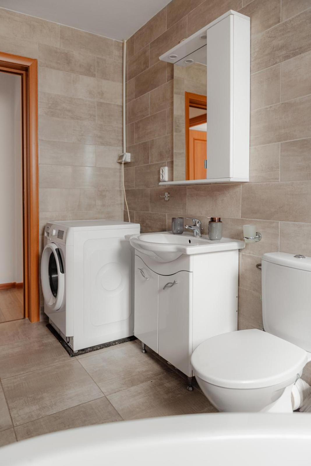 Heart Of Downtown 3 Rooms Apartment Self Check In بوخارست المظهر الخارجي الصورة