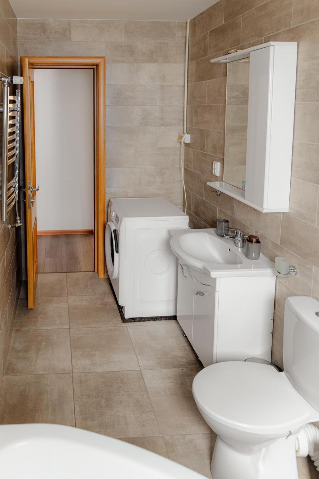 Heart Of Downtown 3 Rooms Apartment Self Check In بوخارست المظهر الخارجي الصورة
