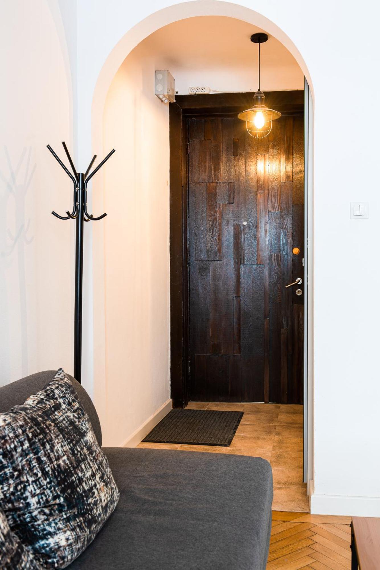 Heart Of Downtown 3 Rooms Apartment Self Check In بوخارست المظهر الخارجي الصورة